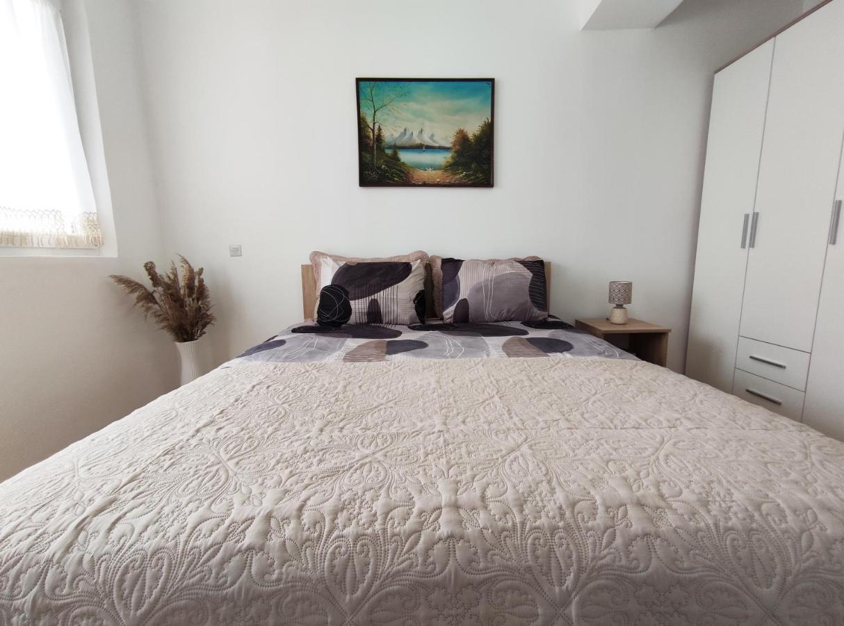 Charming & Spacious 2 Bedroom Apartment With A Gorgeous 8Th-Floor View Ohrid Exterior photo